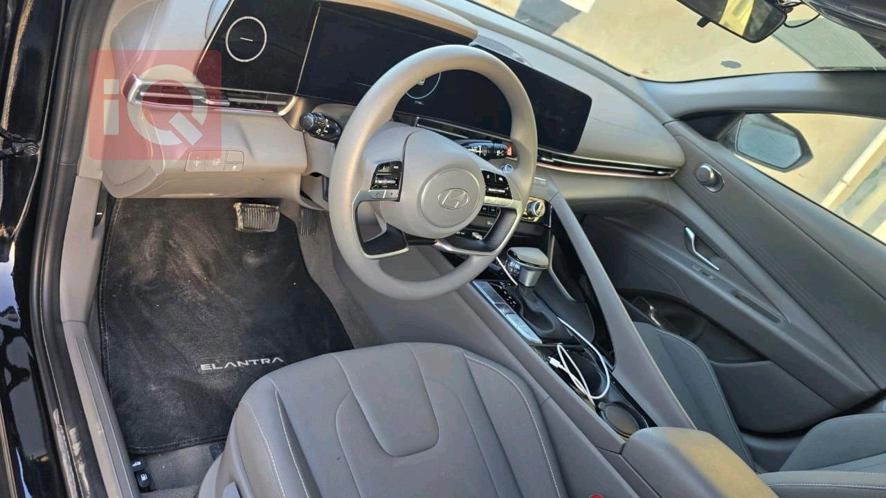 هیوندای ئەلەنترا